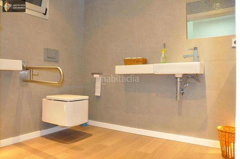 Foto 58acd7aa-f33c-4c71-b1cf-56615fe93b50. Piso inversión segura en villajoyosa piso convertido en clínica www.inmobiliarialesdunes.com en Vila Joiosa (la)