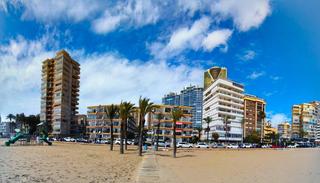 Piso en Playa Poniente. Piso de lujo de 4 dorm. en primera línea de la playa de poniente