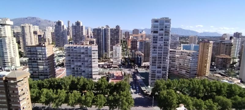 Foto e3ac7988-19ad-44c3-ac62-bb31552b322b. Apartamento  en primera línea de Playa Levante con 3 hab. y 3 baños www.inmobiliarialesdunes.com en Benidorm