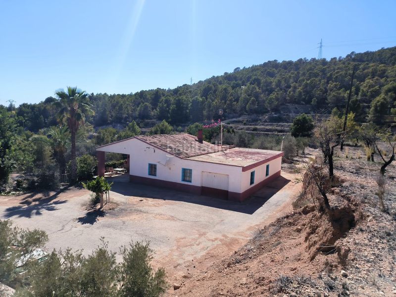 Foto c39bf2c5-87ec-403a-a18b-108b1a9a0a53. Casa amb aparcament a Finestrat pueblo Finestrat