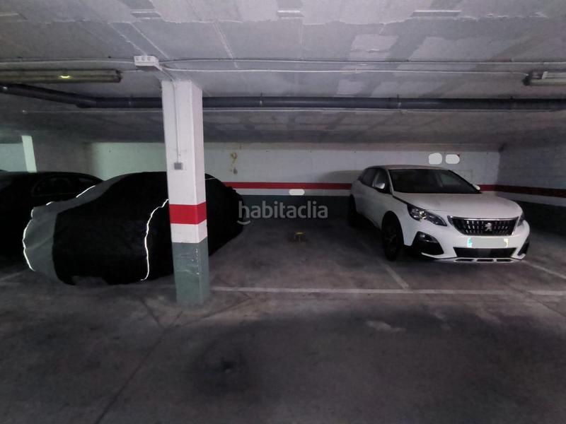 Foto f1944279-1110-40a9-be6e-114fba6be5eb. Aparcament cotxe a Urbanizaciones Benidorm