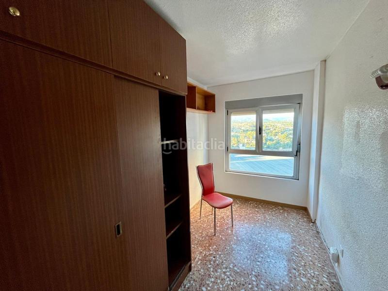 Foto 083f72df-039a-4e9e-be28-39cc2d93ea2a. Piso amplio piso de 3 dorm. en zona rincón llano www.inmobiliarialesdunes.com en Benidorm