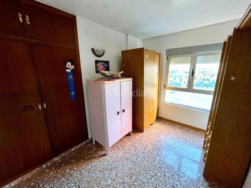 Foto 1504436b-52aa-4fce-a5e0-0a8d3fdcfbbe. Piso amplio piso de 3 dorm. en zona rincón llano www.inmobiliarialesdunes.com en Benidorm