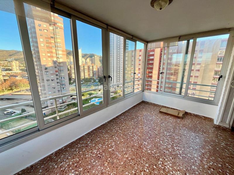 Foto 9a5474ec-2785-4dba-80af-c5e829ad7426. Piso amplio piso de 3 dorm. en zona rincón llano www.inmobiliarialesdunes.com en Benidorm