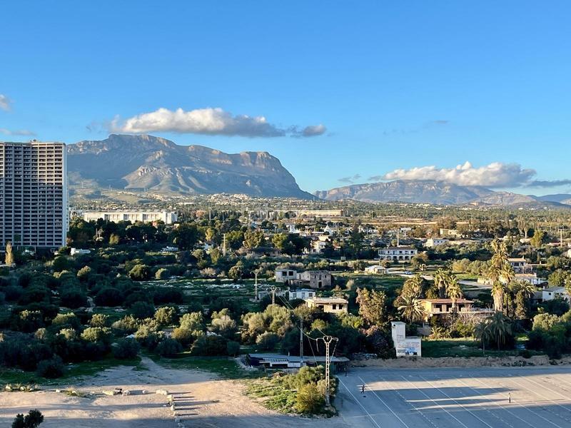 Foto dc7219c3-f29d-420b-aab5-b5b6715b3bc7. Piso amplio piso de 3 dorm. en zona rincón llano www.inmobiliarialesdunes.com en Benidorm