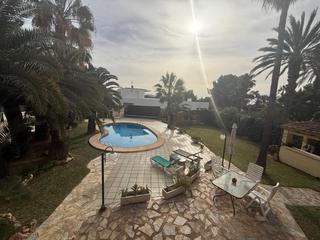 Casa a Urbanizaciones. Casa independiente en pueblo levante