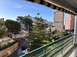 Flat in Playa Poniente. Gran piso de 3 dorm. con parking y piscina en la cala de benidor