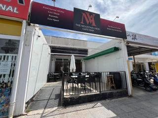 Local Comercial a Sierra Helada. Local montado como bar en funcionamiento www.inmobiliarialesdune