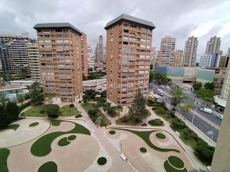 Foto f0758b98-4edf-487e-b115-4a39237245fc. Pis amb aparcament piscina a Levante Alto Benidorm