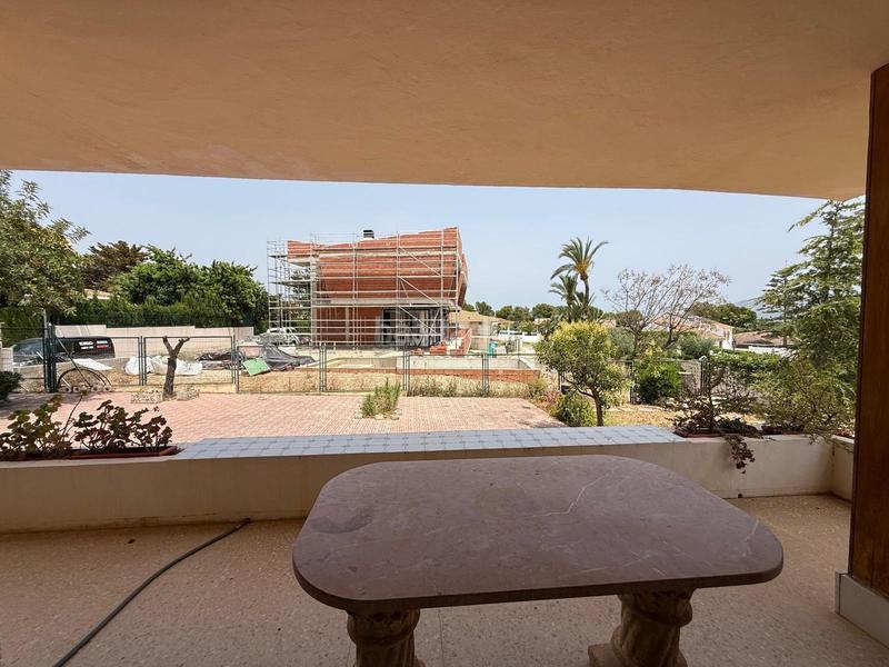 Foto 1c3befb9-2a73-4ac0-aaa5-acc53a10e42d. Chalet  independiente en pueblo poniente en Benidorm