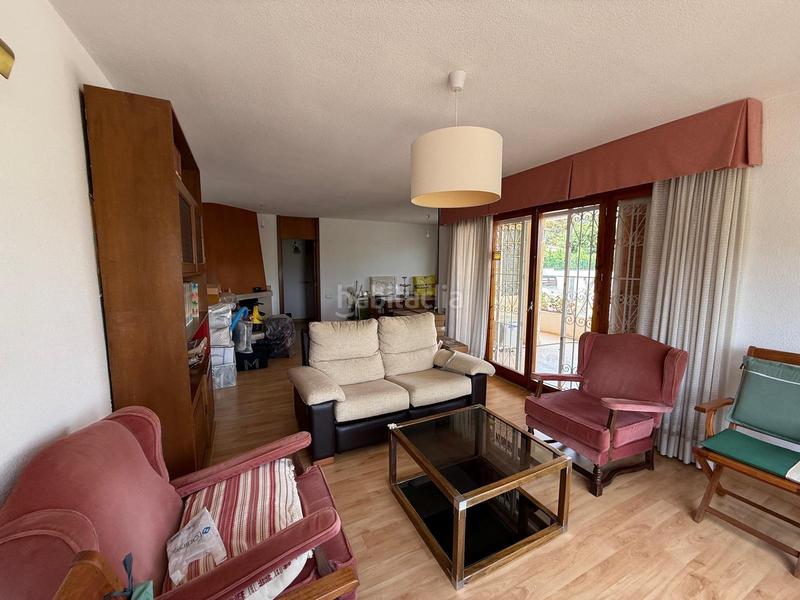 Foto 60b8c35b-c404-4b40-980d-cac582cbb694. Chalet  independiente en pueblo poniente en Benidorm