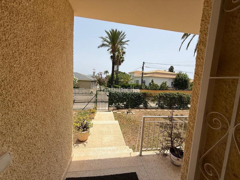 Foto 76c45407-4e13-4afc-9a13-b956b36f9bab. Chalet  independiente en pueblo poniente en Benidorm
