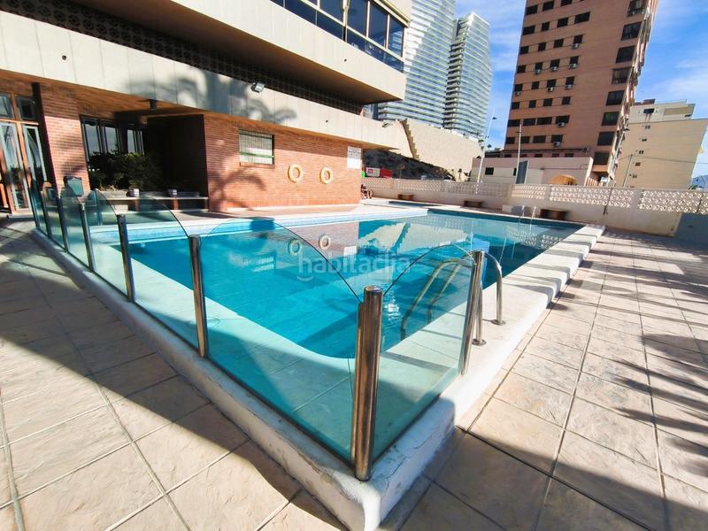 Foto 24aa1563-0731-47b2-ad2b-b8701c65c895. Alquiler piso alquiler gran piso de 3 dorm. en primera línea de poniente www.inmobiliarialesdunes.com en Benidorm