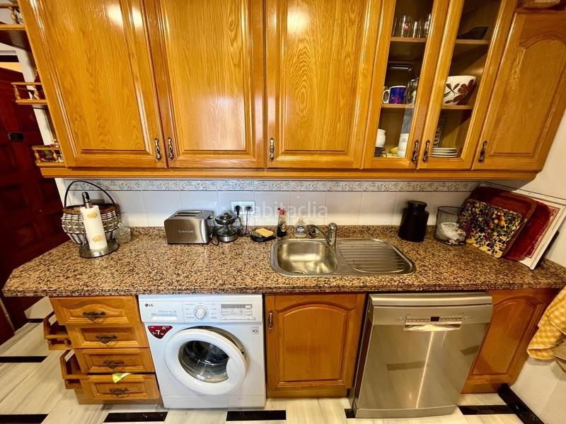 Foto 63bb27ba-62df-4c51-ba49-f83b15ab19fd. Piso rebajado oportunidad gran piso de 4 dorm. en buen estado en la 1a línea playa de levante www.inmobiliarialesdunes.com en Benidorm