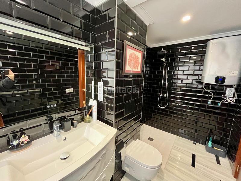 Foto 712d134e-ad18-43ce-97ad-377d138da8d5. Piso rebajado oportunidad gran piso de 4 dorm. en buen estado en la 1a línea playa de levante www.inmobiliarialesdunes.com en Benidorm