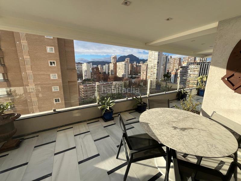 Foto 7e7e6985-cfee-404c-bef1-821d04343425. Piso rebajado oportunidad gran piso de 4 dorm. en buen estado en la 1a línea playa de levante www.inmobiliarialesdunes.com en Benidorm