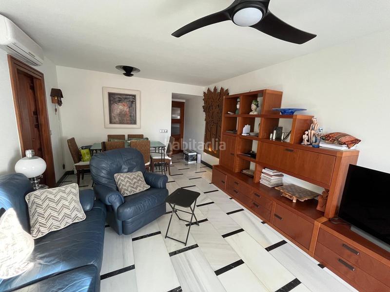 Foto ad5e373d-dce9-4371-93ce-99e37b7ee7f2. Piso rebajado oportunidad gran piso de 4 dorm. en buen estado en la 1a línea playa de levante www.inmobiliarialesdunes.com en Benidorm
