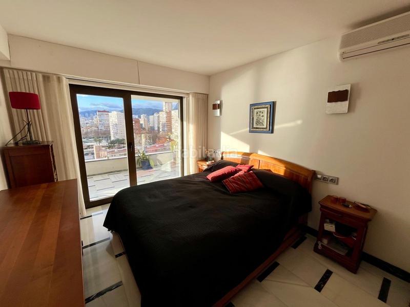 Foto b3c7eee7-4153-4cde-b369-1f64f59bc887. Piso rebajado oportunidad gran piso de 4 dorm. en buen estado en la 1a línea playa de levante www.inmobiliarialesdunes.com en Benidorm