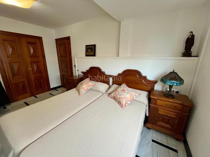 Foto bdfe8fba-dd0a-42ad-9ecf-1e186f893ed0. Piso rebajado oportunidad gran piso de 4 dorm. en buen estado en la 1a línea playa de levante www.inmobiliarialesdunes.com en Benidorm