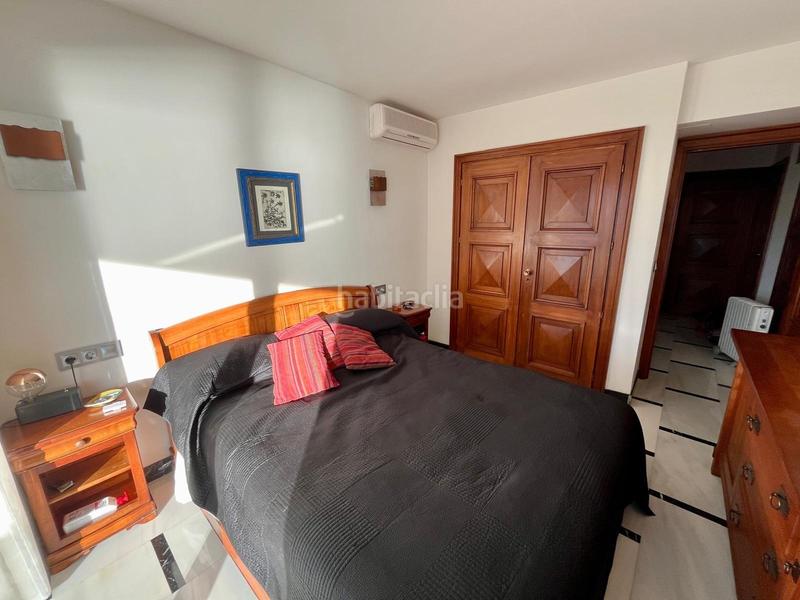 Foto d93b3da4-0b7f-4a20-b129-7cfa85122700. Piso rebajado oportunidad gran piso de 4 dorm. en buen estado en la 1a línea playa de levante www.inmobiliarialesdunes.com en Benidorm