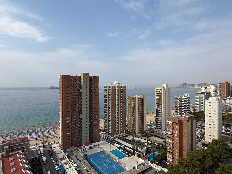Foto 87aa4d0e-2b63-4213-a15c-c8219fc60ffc. Apartamento  reformado de esquina en segunda línea playa de levante, excelentes vistas al mar. en Benidorm