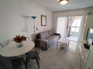 Apartament a Playa Levante. Apartamento de 2 dormitorio, 1 baño. reformado, parking y piscin