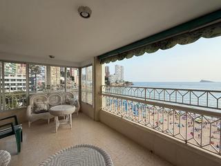 Apartament a Playa Levante. Gran piso de esquina de 3 dorm en primera línea de playa levante