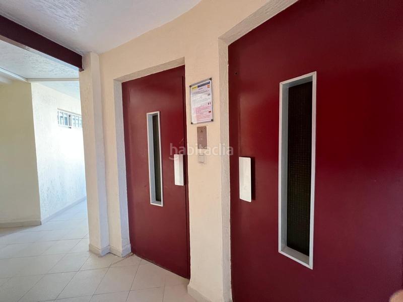Foto b390aee3-c518-469e-a7ec-ed9aec3a1e8a. Apartamento rebajado ocasión en primera línea de Playa Levante, parking y piscina www.inmobiliarialesdunes.com en Benidorm