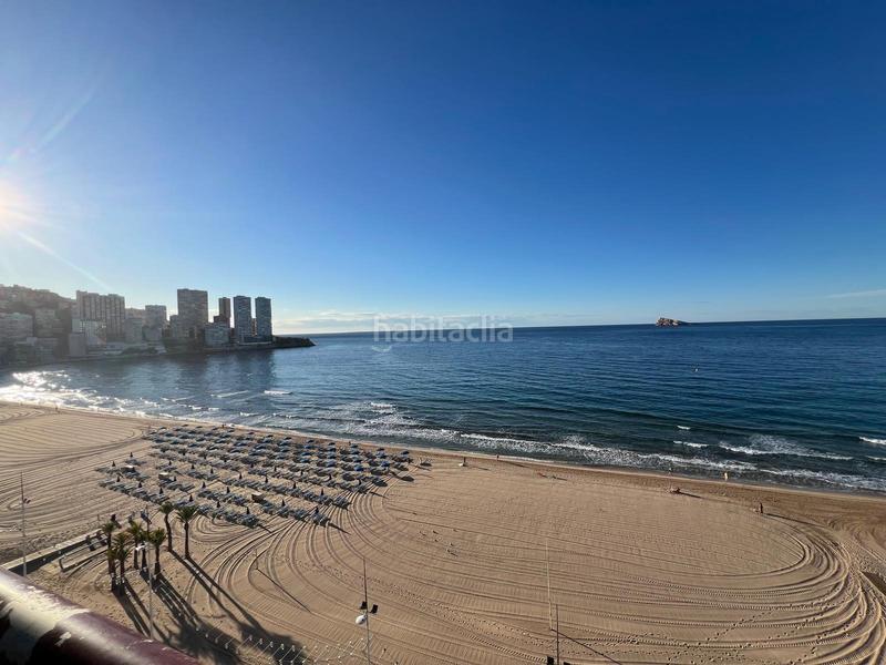 Foto ccd078bf-66d3-4924-b071-a77c73a18651. Apartamento rebajado ocasión en primera línea de Playa Levante, parking y piscina www.inmobiliarialesdunes.com en Benidorm