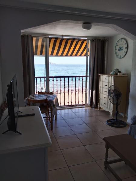 Foto dcad6763-b08b-4b9c-a5f1-f411a8dfa5a2. Apartamento rebajado ocasión en primera línea de Playa Levante, parking y piscina www.inmobiliarialesdunes.com en Benidorm