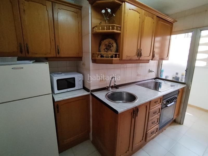 Foto 6d3b42cf-1f30-4d0e-8d74-7f102b3bae22. Apartamento  de 3 habitaciones, 2 baños, parking y piscina. zona rincon de loix. en Benidorm