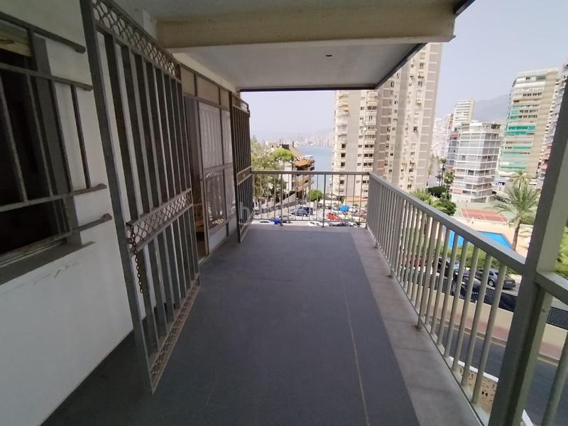 Foto 969a1d3c-8ee2-477e-bc59-8d246619f824. Apartamento  de 3 habitaciones, 2 baños, parking y piscina. zona rincon de loix. en Benidorm