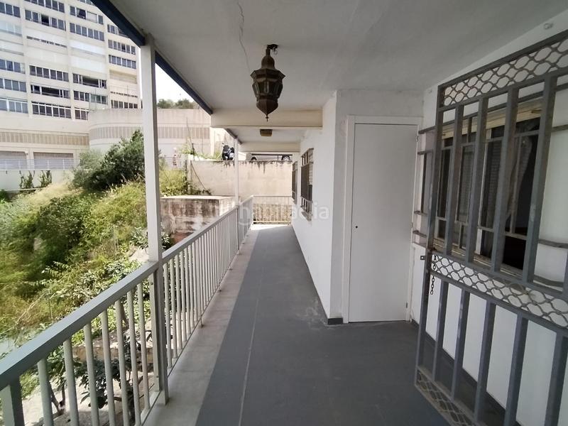 Foto ae465878-ae59-42fd-8904-3ccb9b9bbbb3. Apartamento  de 3 habitaciones, 2 baños, parking y piscina. zona rincon de loix. en Benidorm
