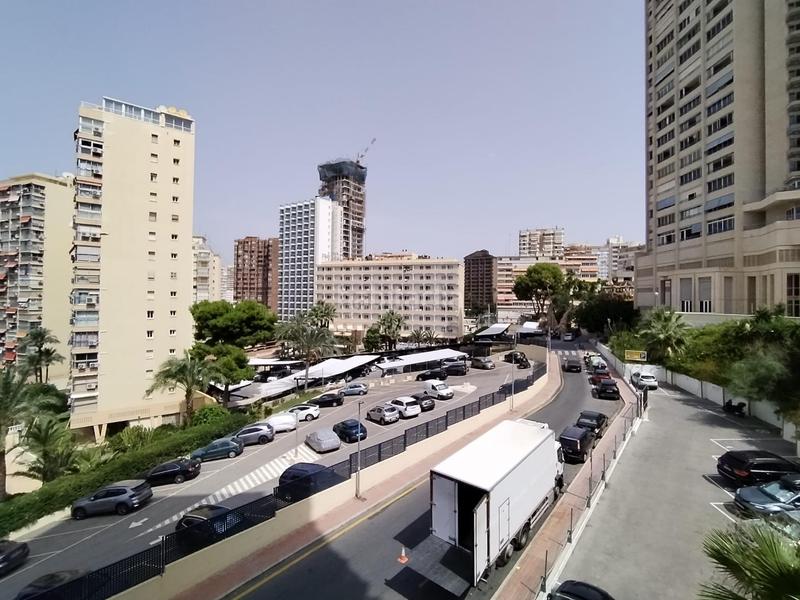 Foto d281dbbb-3e26-4a03-be6a-cc1aa2a3dcb5. Apartamento  de 3 habitaciones, 2 baños, parking y piscina. zona rincon de loix. en Benidorm