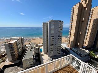 Àtic a Playa Levante. Ático tríplex completamente reformado con dos plazas de parking,