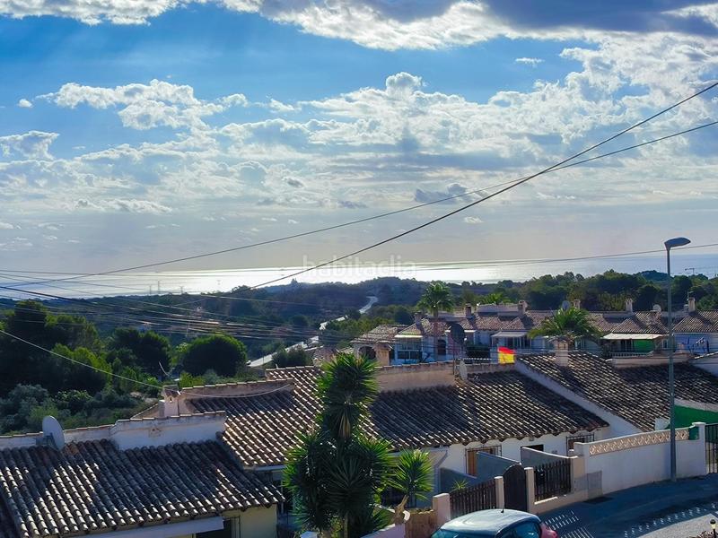 Foto a3e6df52-ebb4-4c2c-8109-e8e27e0d1fbf. Casa adossada amb aparcament a El Tossal-Bello Horizonte Nucia (la)