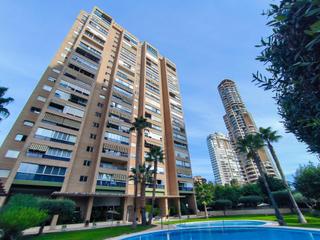 Appartamento  Avenida belgica. Amplio piso de 3 dorm. para entrar a vivir con garaje en zona nu