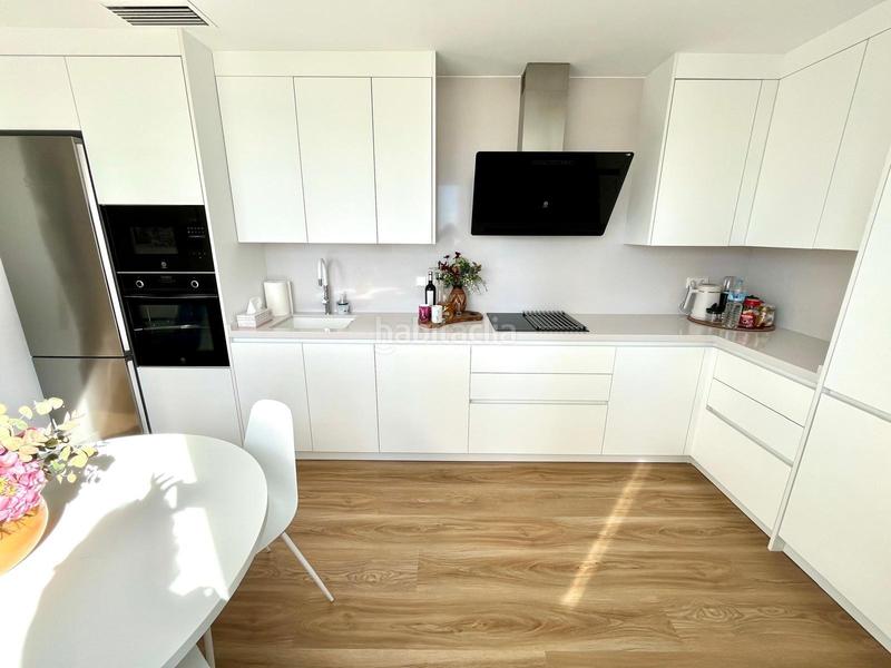 Foto 186493d9-c976-4652-a5f6-a09668a9f52a. Appartamento con piscina in Playa Levante Benidorm