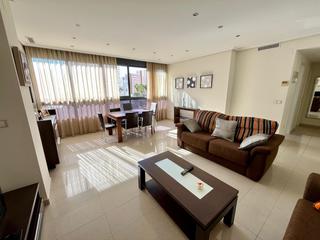 Pis a Rincón Bajo. Amplio piso de 2 dormitorios con garaje en gemelos 26  www.inmob