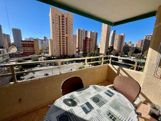 Piccolo appartamento in Levante Alto. Buen apartamento 11 de esquina con garaje a 600m de la playa de