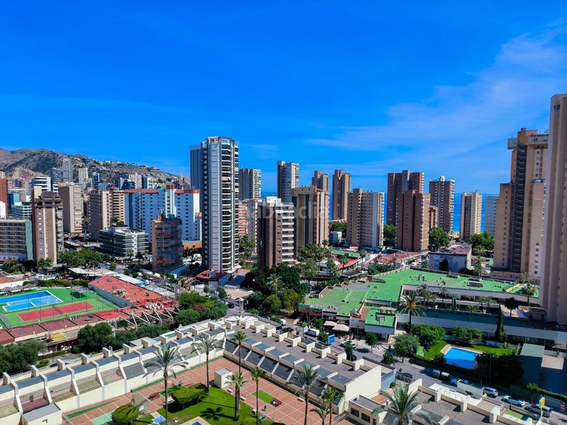 Foto df1a6726-1f4d-46df-8da8-21ad3e44920b. Apartament amb aparcament piscina a Levante Alto Benidorm