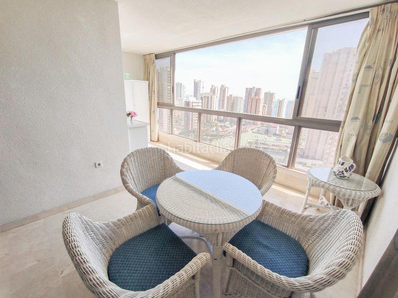 Foto fffbeda0-db4f-41bf-b6cc-83265b6e4c6f. Apartament amb aparcament piscina a Levante Alto Benidorm