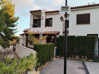 Casa aparellada a Golf Bahía