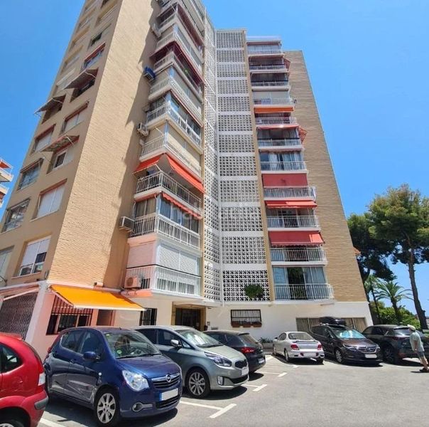 Foto ec5a211a-81ea-4b41-bd2e-590521eca225. Pis amb aparcament piscina a Playa Poniente Benidorm