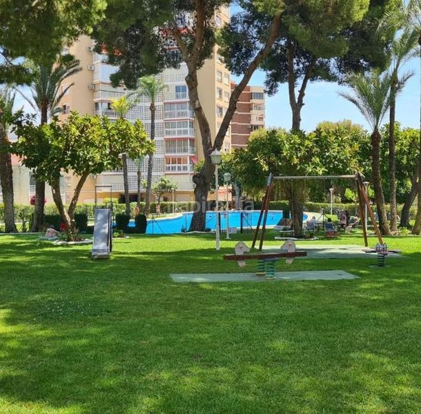 Foto ed4ad826-7a99-4b48-b871-f9172ab216a3. Pis amb aparcament piscina a Playa Poniente Benidorm
