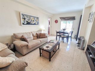 Appartement à Playa Levante. Bonito piso de 2 dorm. con garaje con acceso a la av. del medite