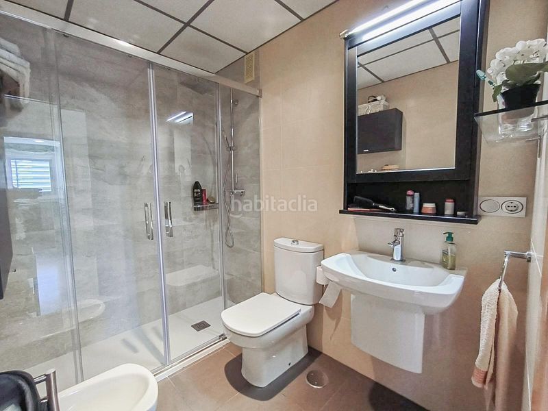 Foto ec78fdf6-4018-4158-a242-d8f1b89b3124. Pis amb calefacció aparcament piscina a Playa Levante Benidorm