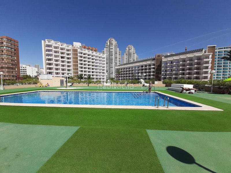 Foto d4e925e0-51e4-4af7-8d6c-0433fc0be67f. Apartament amb piscina a Playa Levante Benidorm