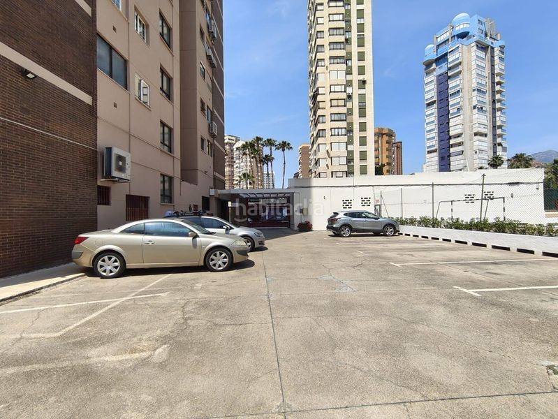 Foto b894ab65-9a43-44dc-b0d8-f7b46a171a7a. Pis amb aparcament piscina a Levante Alto Benidorm