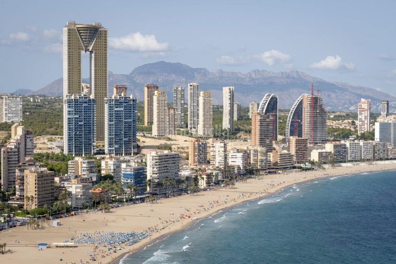 Foto 4bfc4a35-6dff-426a-8477-2eec737f5901. Pis amb calefacció aparcament piscina a Playa Poniente Benidorm